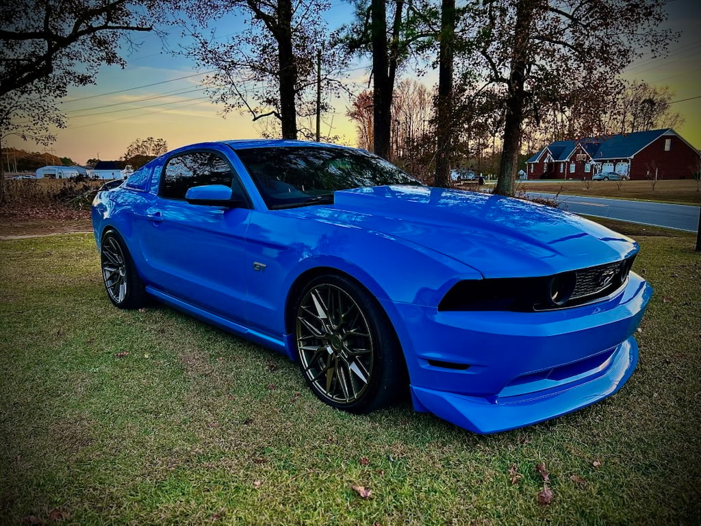 Grabber Blue Mustang GT